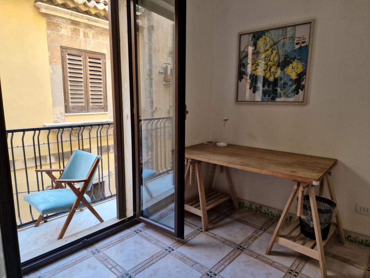 Sea-View Terrace & Bikes Moon Ortigia Holiday Home Συρακούσες Εξωτερικό φωτογραφία