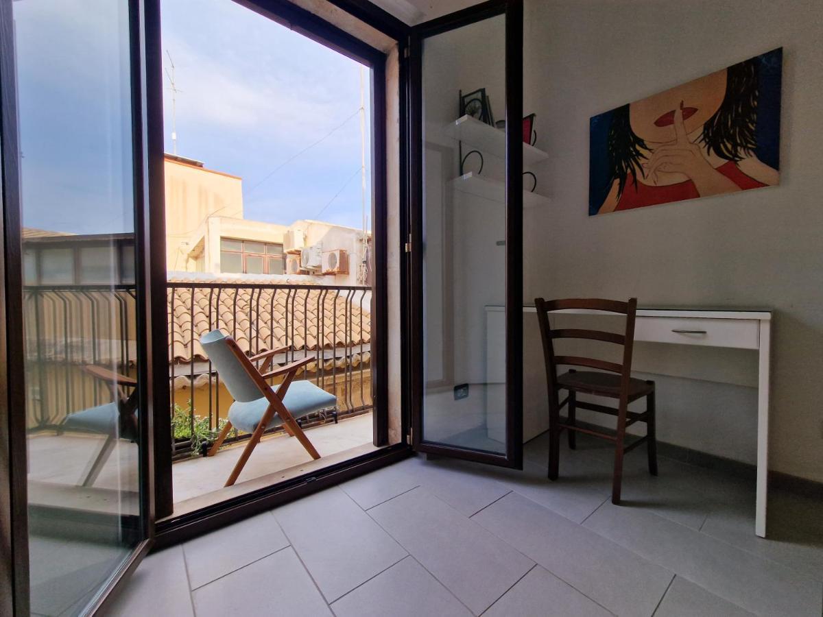 Sea-View Terrace & Bikes Moon Ortigia Holiday Home Συρακούσες Εξωτερικό φωτογραφία